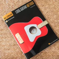 Hal Leonard Loog Mini Acoustic Guitar Starter Pack