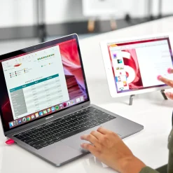 iPad-to-Monitor Adapter