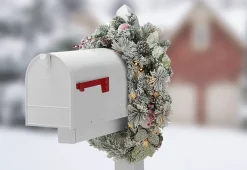 Pre-Lit Mailbox Wreath