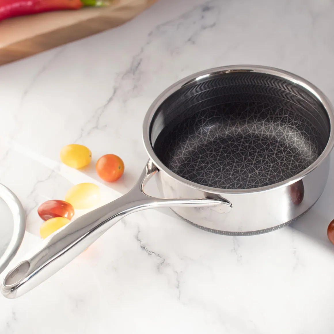 1.5-Quart Hybrid Sauce Pan with Lid