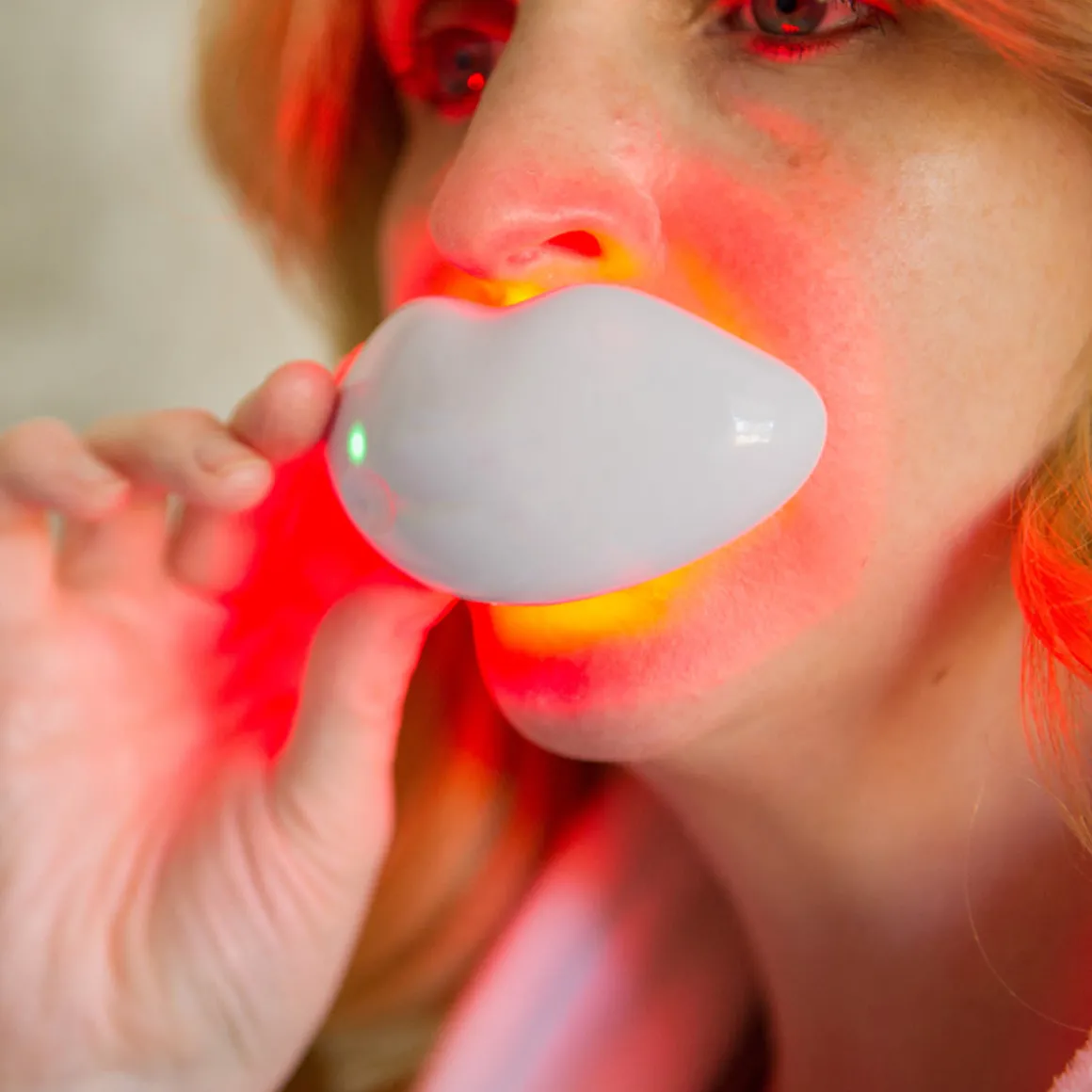 World's First At-Home Professional LED Lip Therapy Device