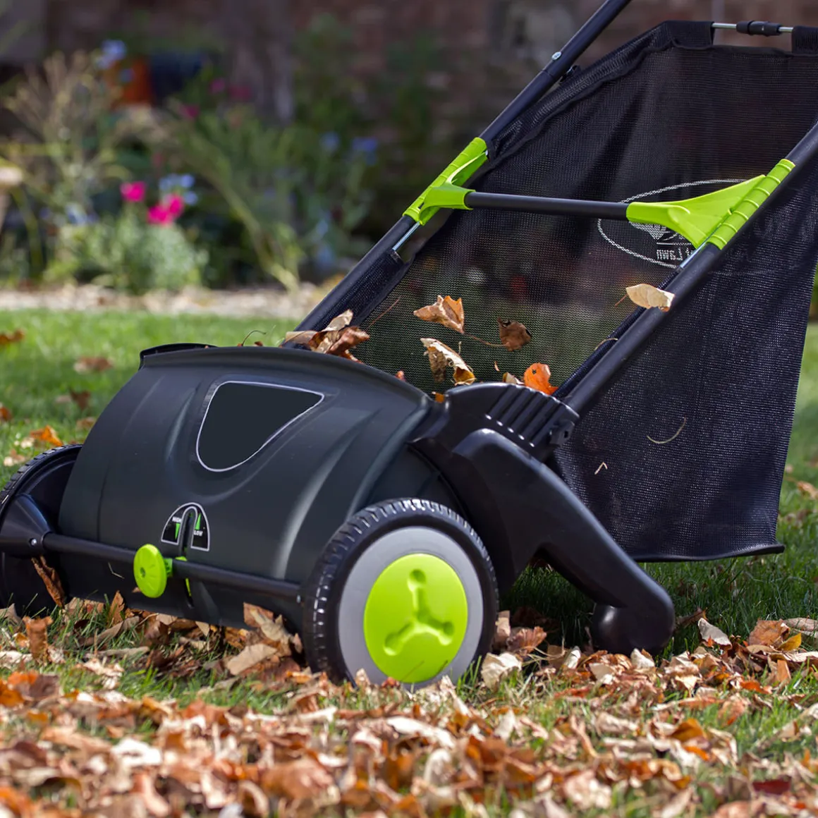 21'' Manual Lawn Sweeper
